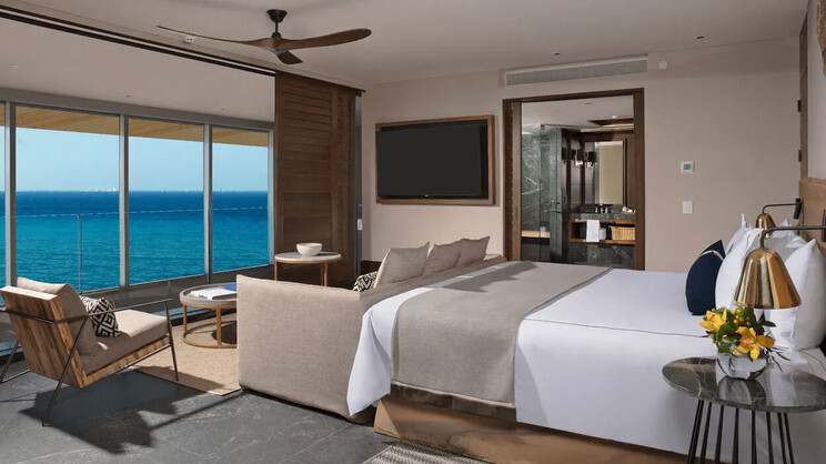 2 Story Penthouse Suite Ocean Front 